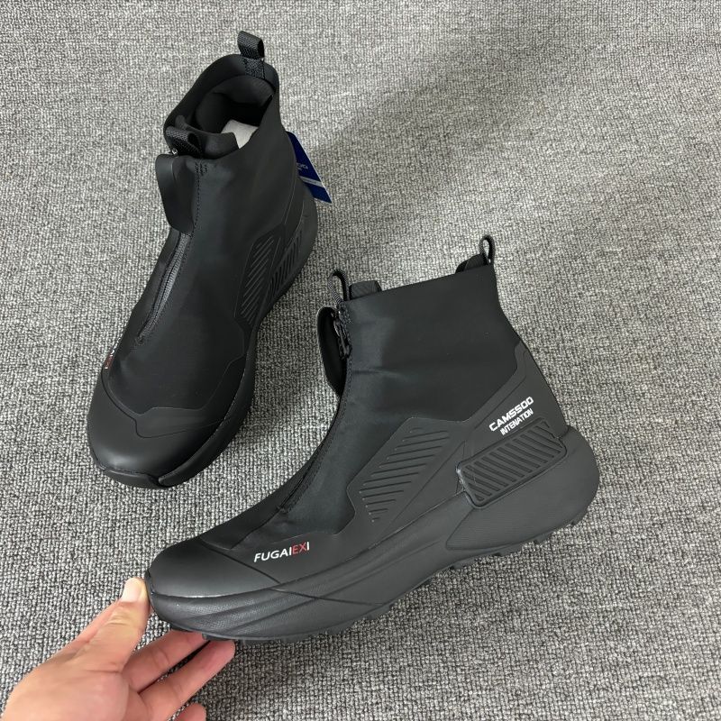 定番ブランドの快適なミッドトップトレッキングスニーカー、デザ - Sneaker Zone のレビューと価格